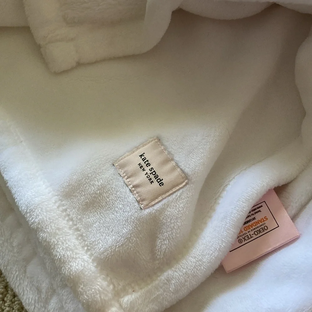 NEW Kate Spade New York White Plush Ultra Soft Blanket Full Queen Size NWOT